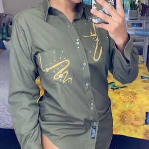 Geoffrey Beene’s green shirt in good condition size 32/33